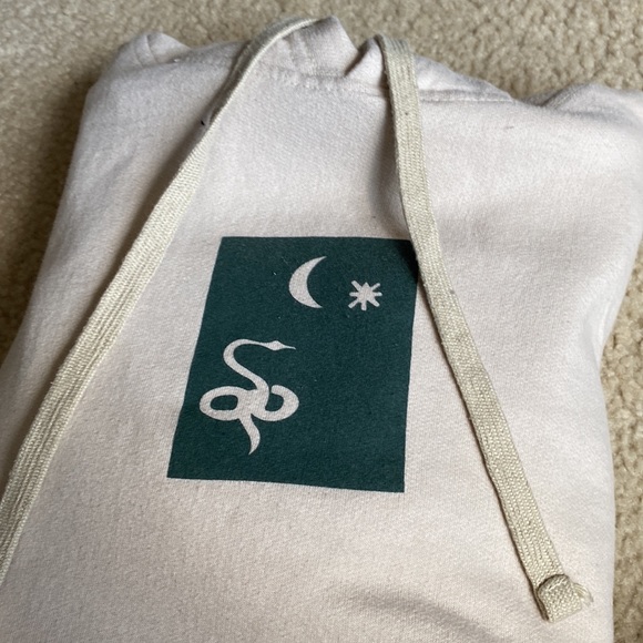 Green and Cream hoodie - Picture 6 of 6